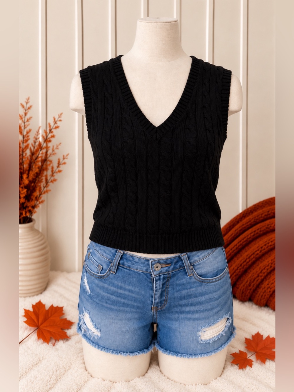 NWT. Women’s Double Zero Sweater Vest